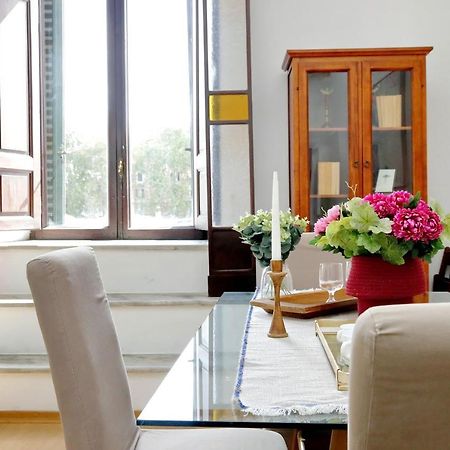 Cavour 2 Bedrooms Apartment روما المظهر الخارجي الصورة