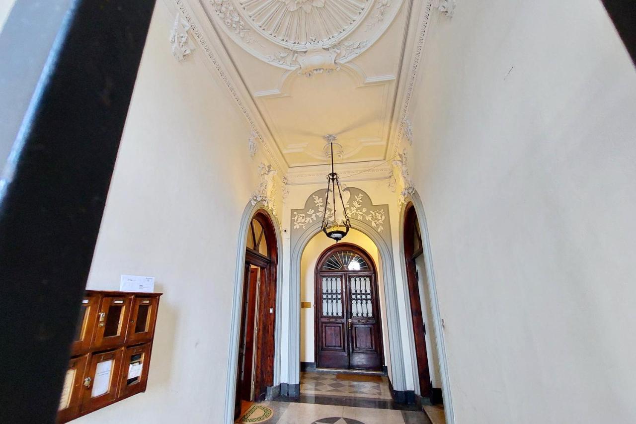 Cavour 2 Bedrooms Apartment روما المظهر الخارجي الصورة